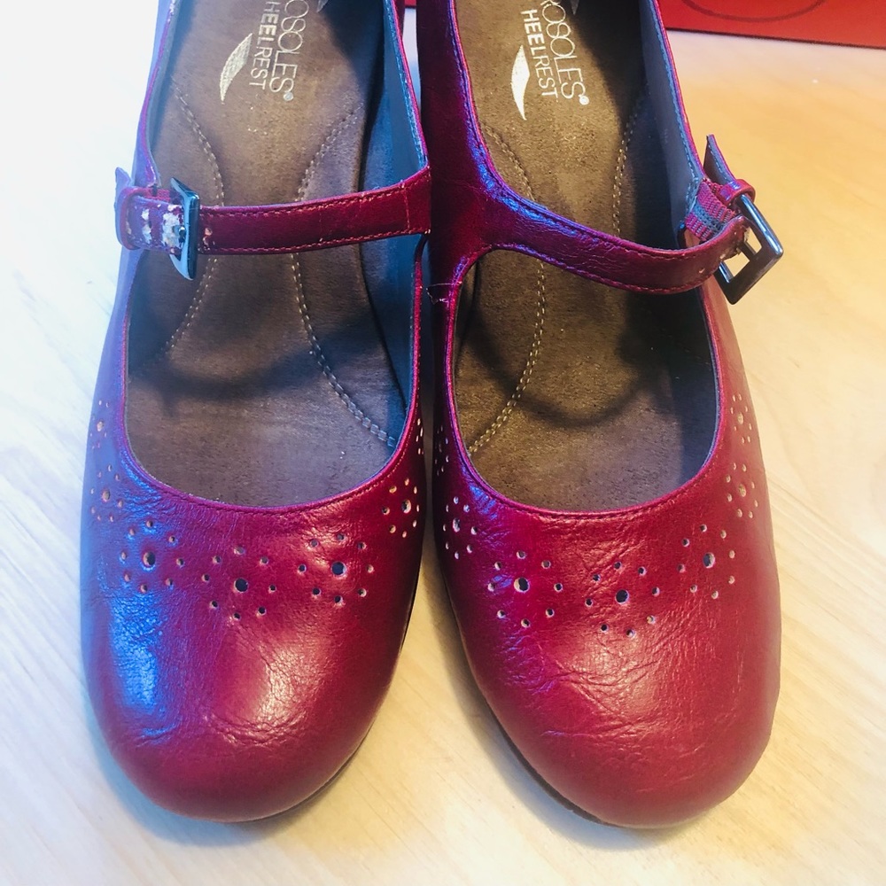 Aerosols, red Mary Janes, size 9